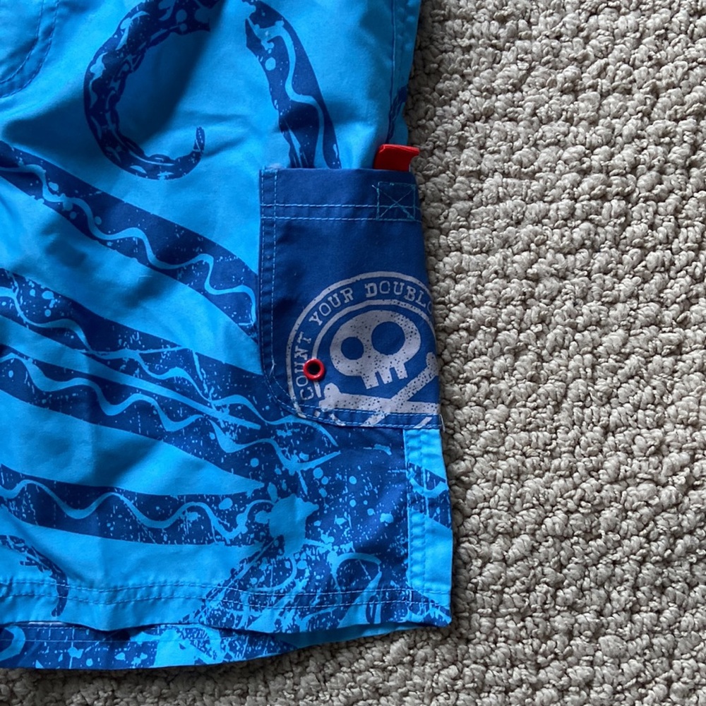 New (NWOT) Disney Jake and the Pirates Rash guard and Swim Trunk Set-Size 7/8 - Picture 8 of 11